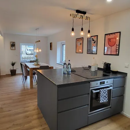 Holiday home Ala Living Familien-glueck - Modernes Haus - Parkplaetze - 4 Schlafzimmer - 5min Legoland & Autobahn Guenzburg