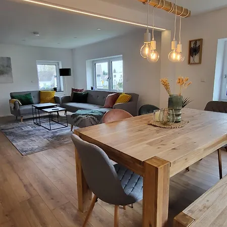 Holiday home Ala Living Familien-glueck - Modernes Haus - Parkplaetze - 4 Schlafzimmer - 5min Legoland & Autobahn Guenzburg